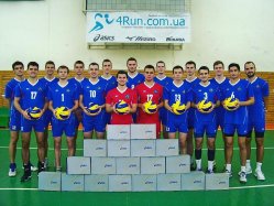 ВК Юракадемия Харьков в кроссовках от 4Run.com.ua